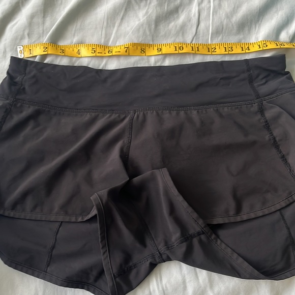 Lululemon black size 8 speed up shorts - Picture 3 of 8